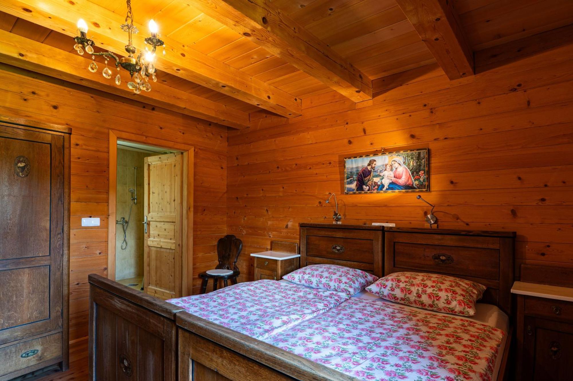 Podjelje Villa Luaran gambar