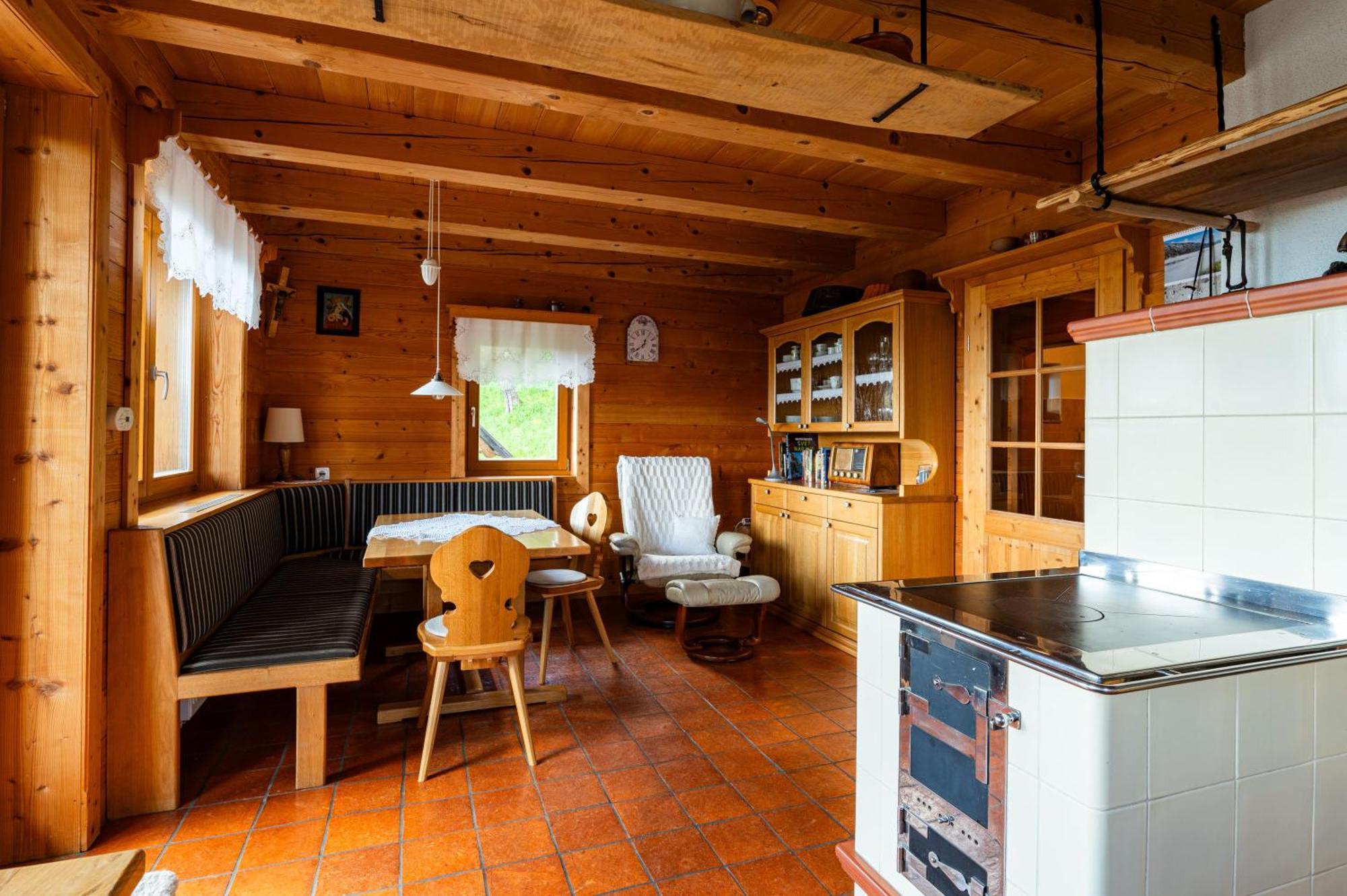 Podjelje Villa Luaran gambar