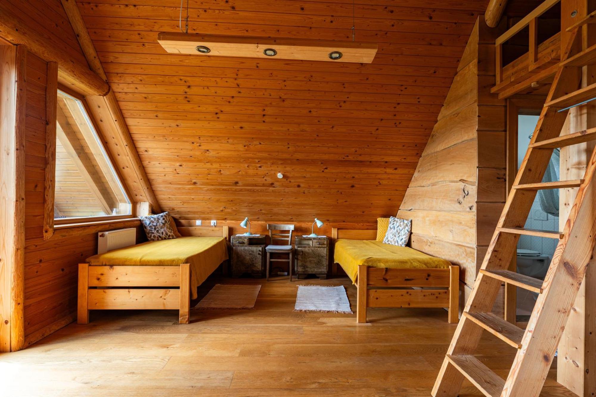 Podjelje Villa Luaran gambar