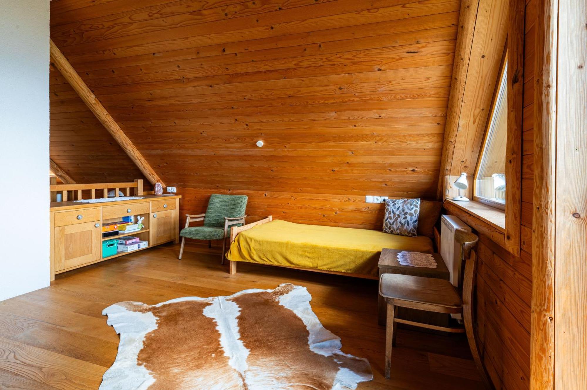 Podjelje Villa Luaran gambar