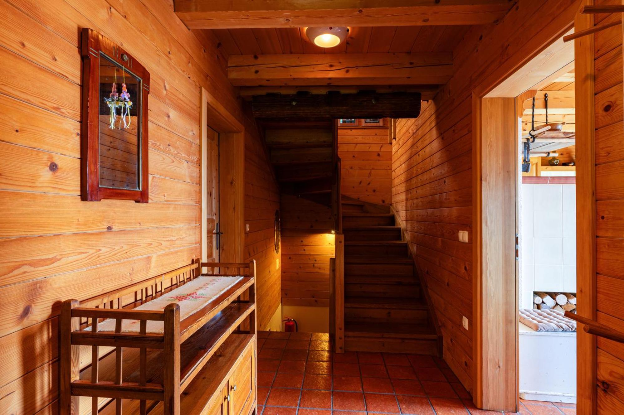 Podjelje Villa Luaran gambar
