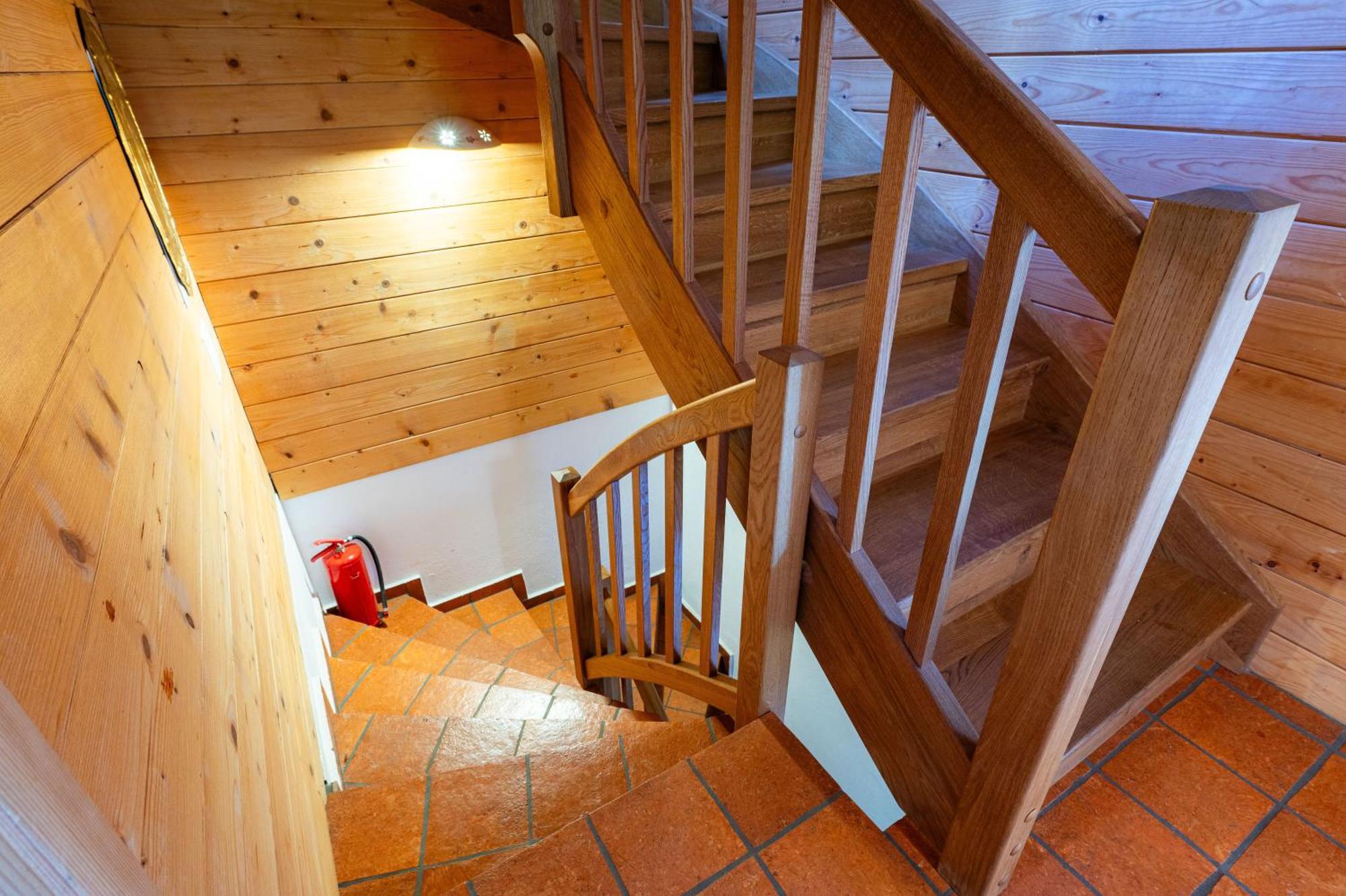 Podjelje Villa Luaran gambar