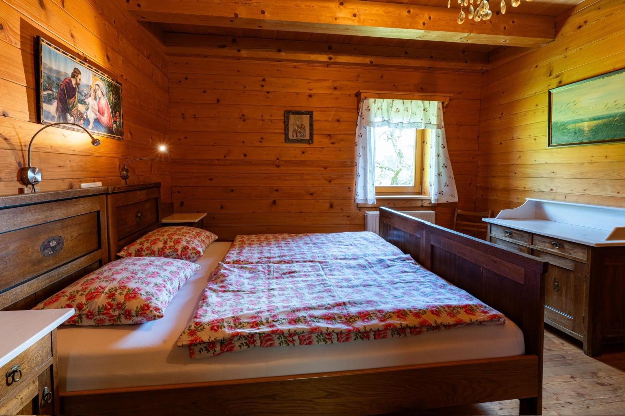 Podjelje Villa Luaran gambar