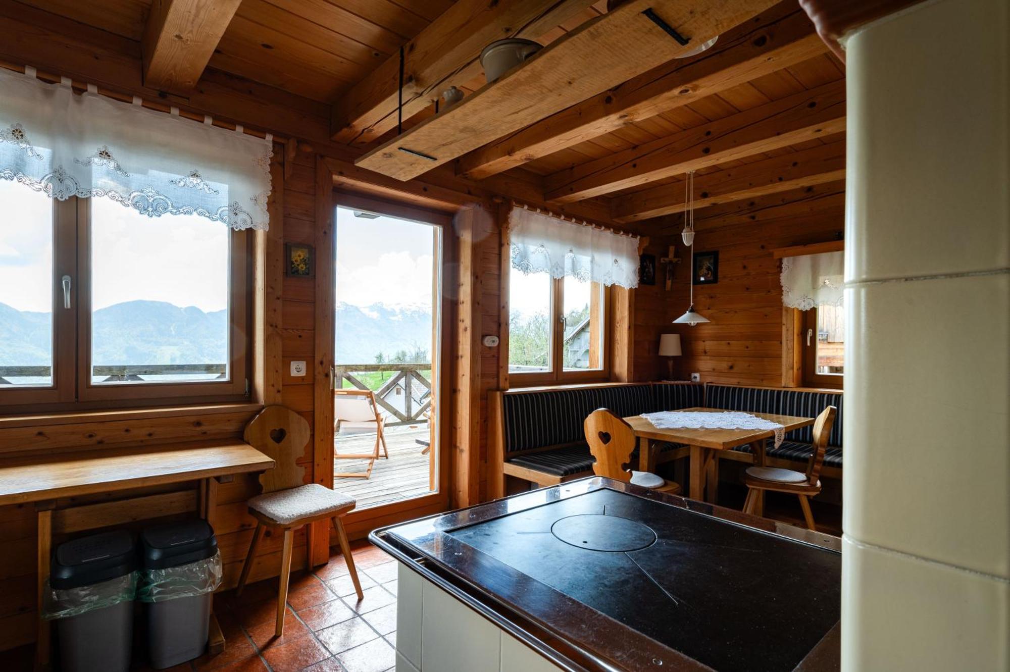 Podjelje Villa Luaran gambar